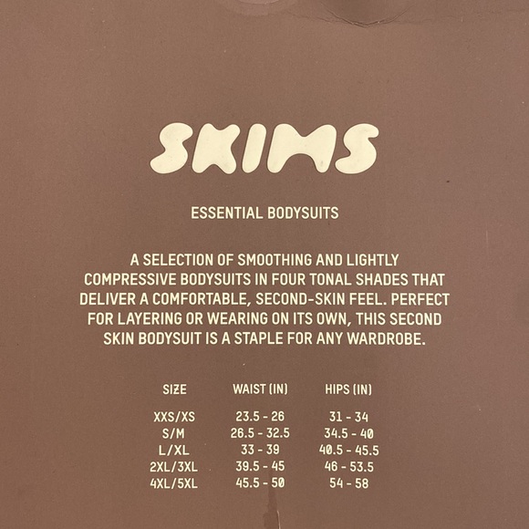 SKIMS Crewneck Sleeveless Bodysuit - Picture 5 of 7